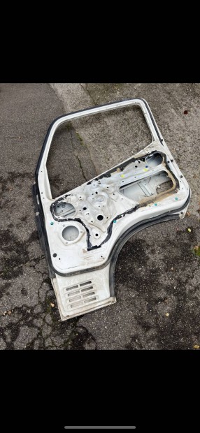 Toyota Dyna 150 ajtk! Motor ! Vlto! Alktreszek! 