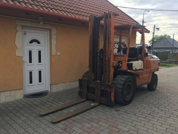 Toyota FG40 gázos 4 tonnás triplex torony oldalmozgatóval