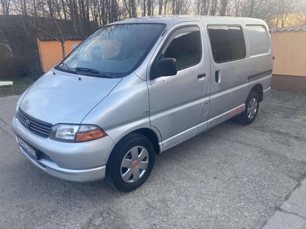 Toyota HI-ACE Hiace 2.5 D4-D Panel Van 6 szeml...