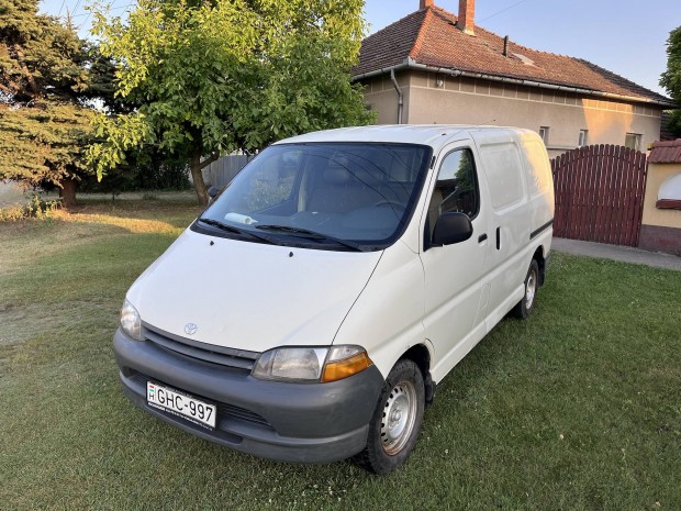 Toyota Hi-Ace