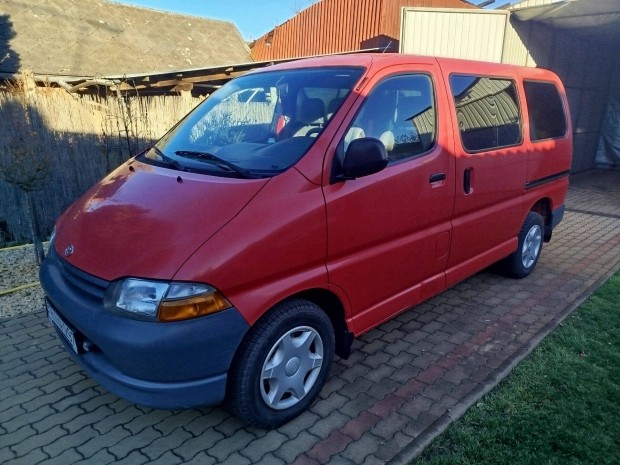 Toyota Hi-Ace