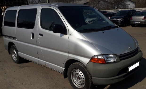 Toyota Hiace 2.4D alkatr�szek