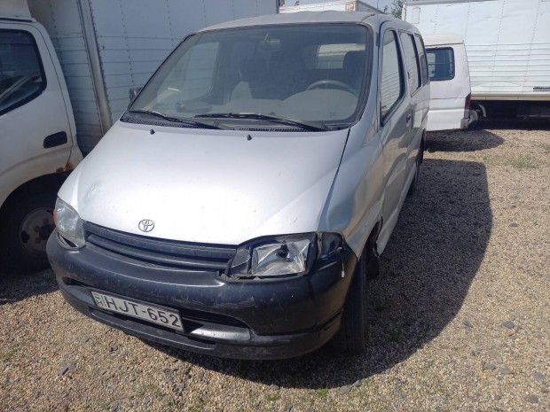 Toyota Hiace 2.4D bal elejn srlten elad.