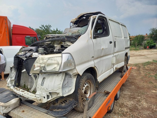 Toyota Hiace 2.5 D-4D trtt llapotban elad. 