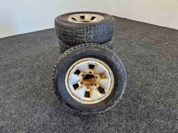 Toyota Hiace 4*4 lemezfelni