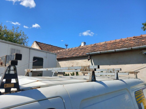 Toyota Hiace 4 db gombos tetőcsomagtartó