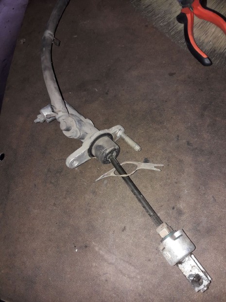 Toyota Hiace Fels� Kuplung Munkahenger