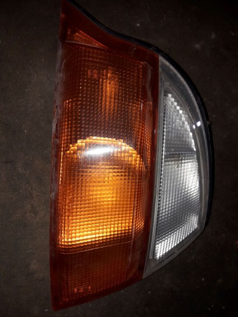 Toyota Hiace Jobb H�ts� Tolat�l�mpa