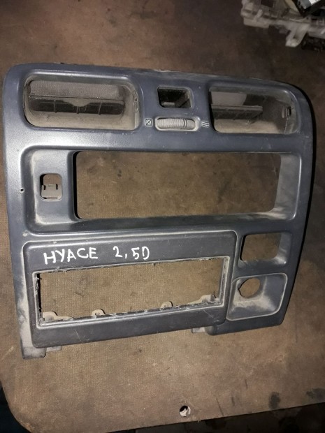 Toyota Hiace K�z�pkonzol Keret