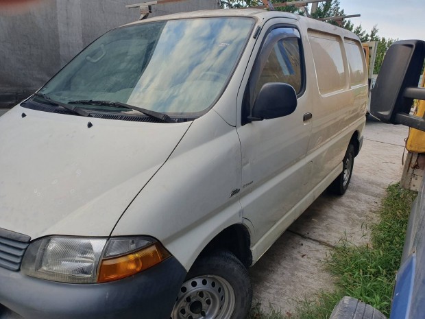 Toyota Hiace  alkatrszek 