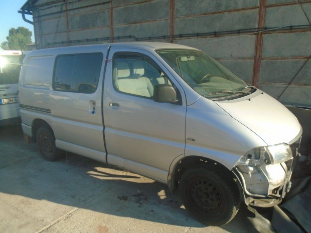 Toyota Hiace bontott alkaatrszek