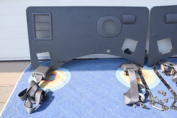 Toyota Hiace gy�ri kisbusz oldalk�rpitjai �s �vei