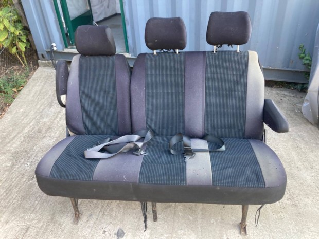 Toyota Hiace k�z�ps� �l�ssor �vekkel