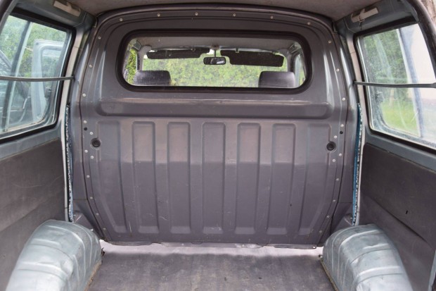 Toyota Hiace válaszfal újszerűen eladó