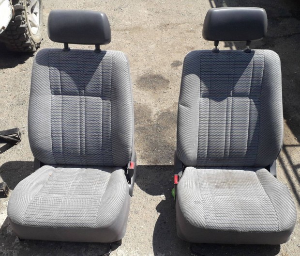 Toyota Hiace vezető ülés, jobbos ülés