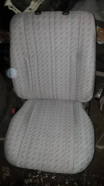 Toyota Hiace vezet ls feljtott 2001-2005 kztt gyrtotthoz