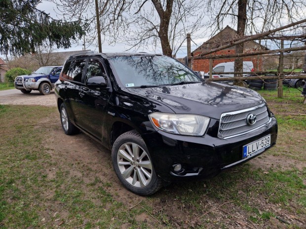 Toyota Highlander Hybrid - A legmagasabb felszereltsg Hegylak!