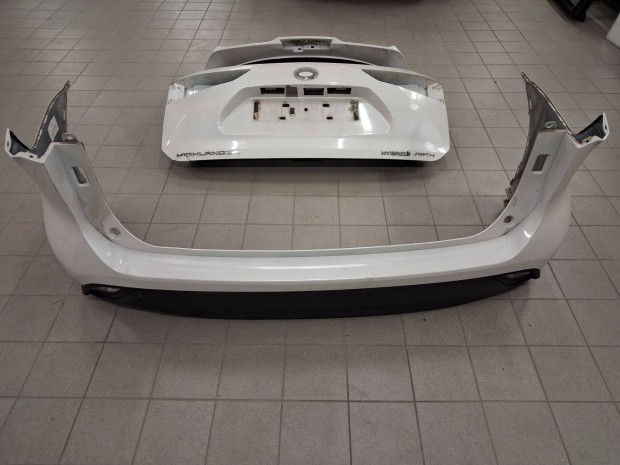 Toyota Higlander csomagt�r ajt� h�ts� l�kh�rit�