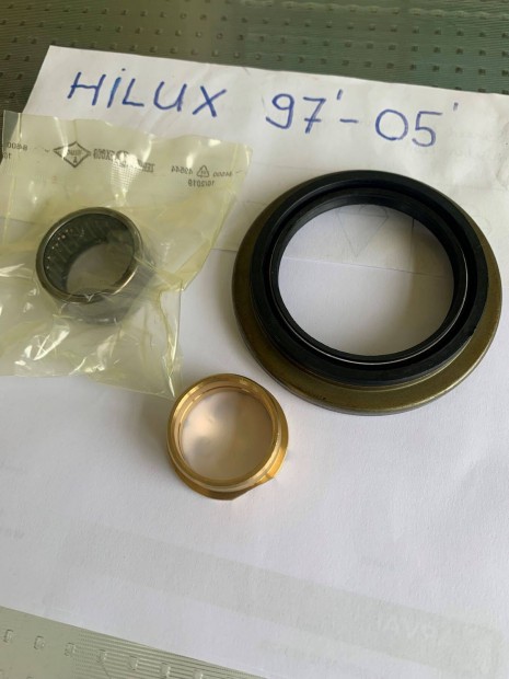 Toyota Hilux 1997-2005 alkatrészek, féltengely tűgörgős csapágy szett