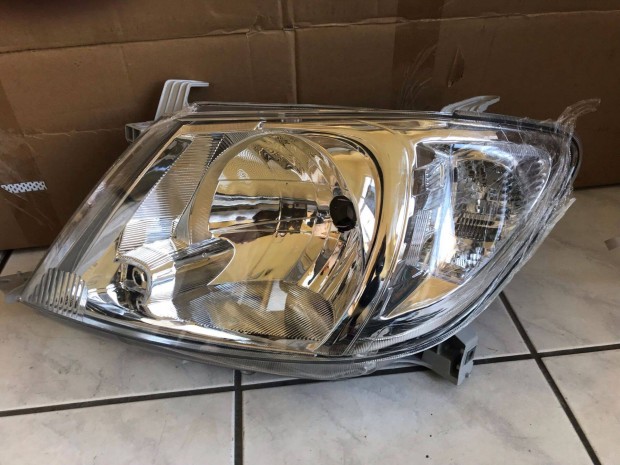Toyota Hilux 2008-2011 alkatrészek, új első fényszóró lámpa. Jobb bal