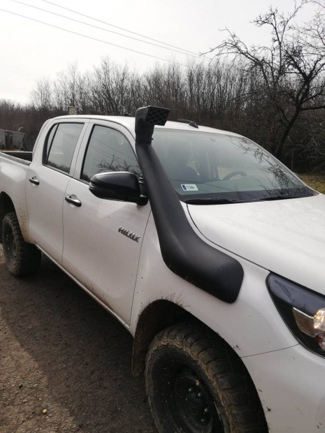 Toyota Hilux 2015+ lgbeszv