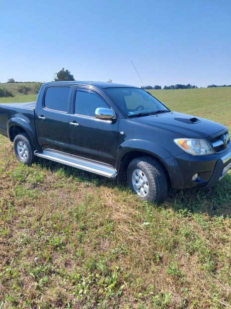 Toyota Hilux 2.5 D4d SR elad