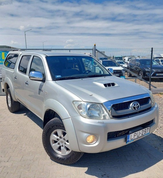Toyota Hilux 2.5 D-4D 4x4 Double SR elad