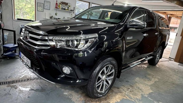 Toyota Hilux Elad