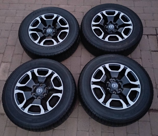 Toyota Hilux Executive kerk 265/60R18 gumi gyri felni alufelni