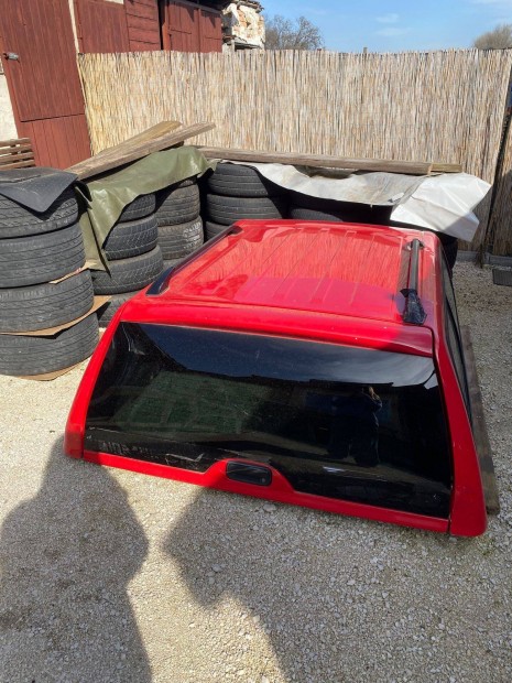 Toyota Hilux Extracab plat�doboz