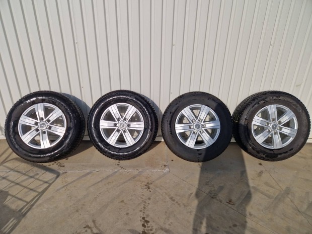 Toyota Hilux Felni tli gumival