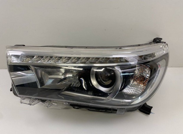 Toyota Hilux bal projektoros led menetfnyes fnyszr lmpa 2015-