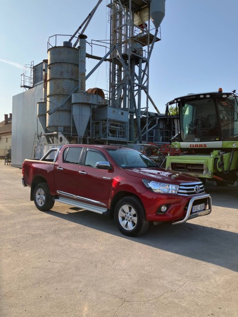 Toyota Hilux elad