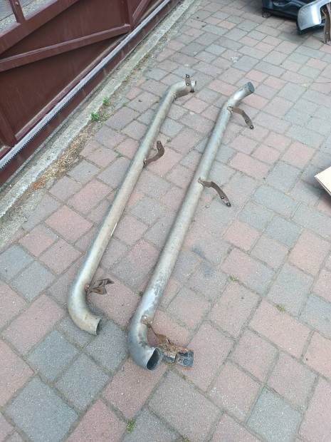 Toyota Hilux fellépő eladó.