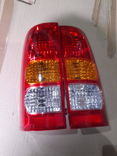 Toyota Hilux hátsó zárófény