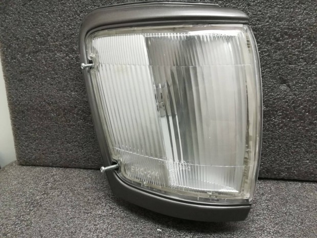 Toyota Hilux helyzetjelző jobb 1993 -> 1998 (sz. keret) kpl