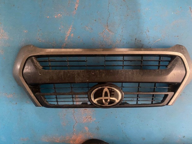 Toyota Hilux hűtőrács