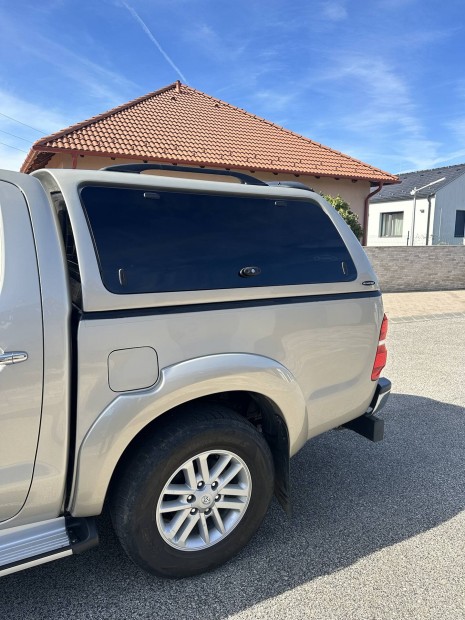 Toyota Hilux plat doboz elad 