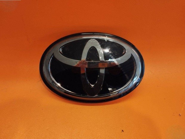 Toyota Hilux tvolsgtarts emblma 18-tl m.20