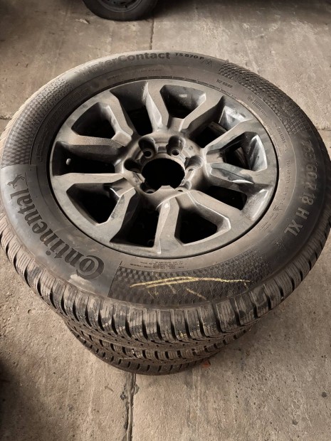 Toyota Hilux tli kerk szett 18"