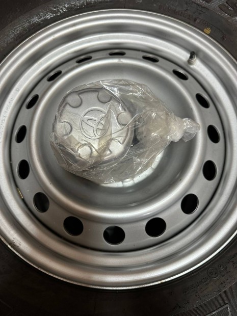 Toyota Landcruier új kerék szett