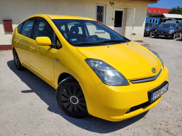 Toyota Prius 1.5 HSD (Automata) Műszaki v.érv.:...