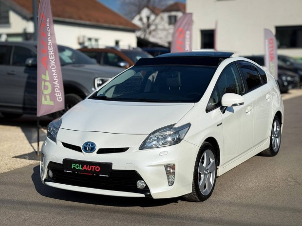 Toyota Prius 1.8 HSD Executive Leather (Automat...