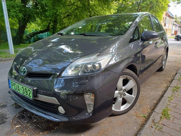 Toyota Prius 1.8 HSD Executive (Automata) Plug...