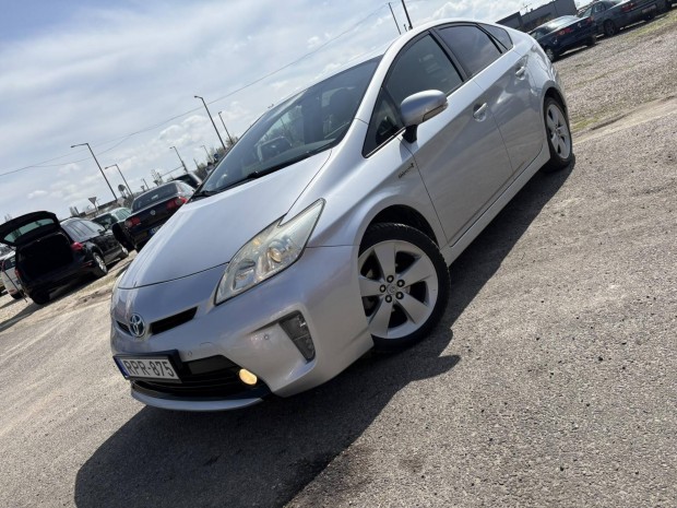 Toyota Prius 1.8 HSD Premium (Automata) �j Hibr...