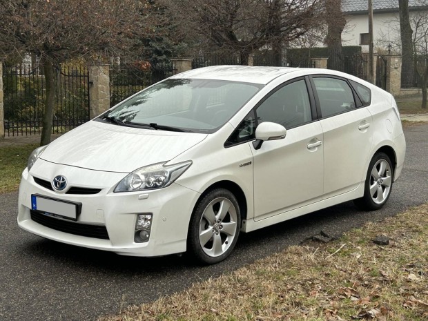 Toyota Prius 1.8 HSD Sol Navi (Automata) Digit...
