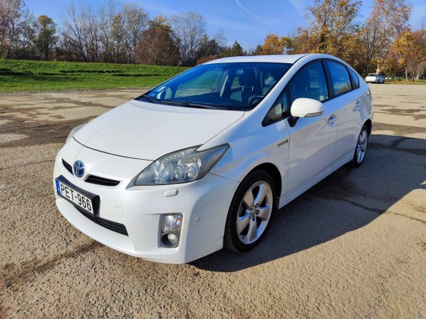 Toyota Prius 1.8 HSD Sol Navi (Automata) - Navigci / tempomat