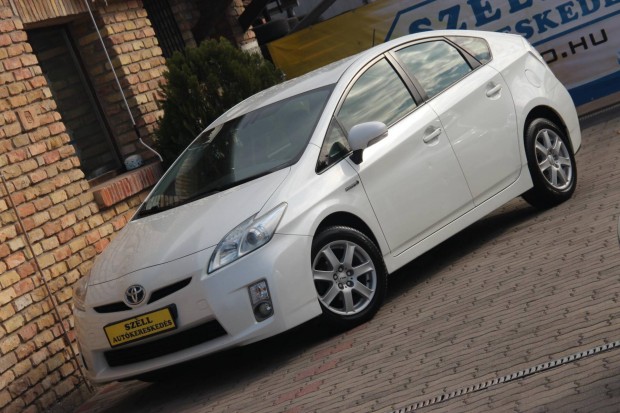 Toyota Prius 1.8 HSD Sol (Automata)