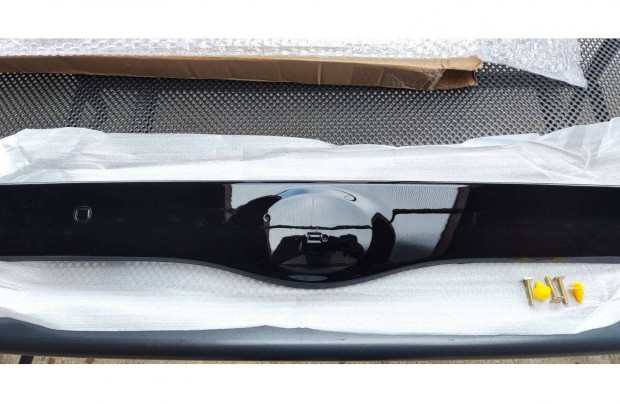 Toyota Prius 2004-2009 Csomagt�nyit� burkolat