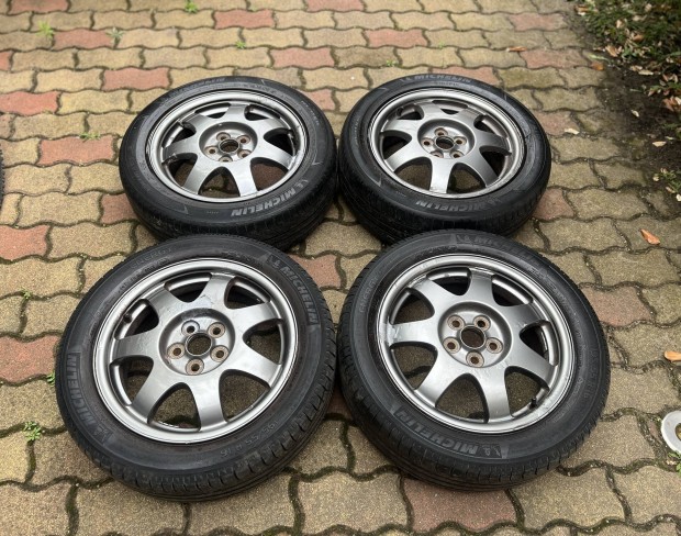 Toyota Prius 2 5x100 R16 gyri magnzium felni szett